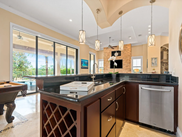 Luxurious 4-Bedroom Vacation Rental Near Disney - Private Pool